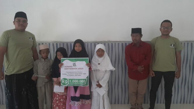 
 Berkah Maulid, Komunitas Kurir Yatim di Sumenep Santuni Puluhan Anak Yatim