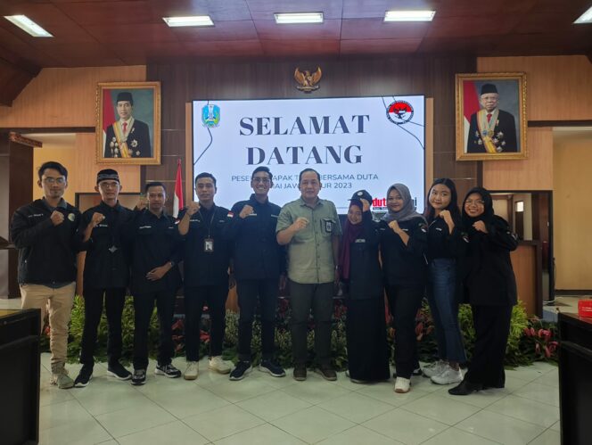 
 Audiensi Duta Damai dan Duta Damai Santri ke Bakesbangpol Jatim