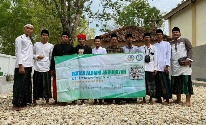 
 Tapaki Perjalanan Spiritual ke Pesantren Asal, Cara Alumni Annuqayah Peringati Hari Guru Nasional