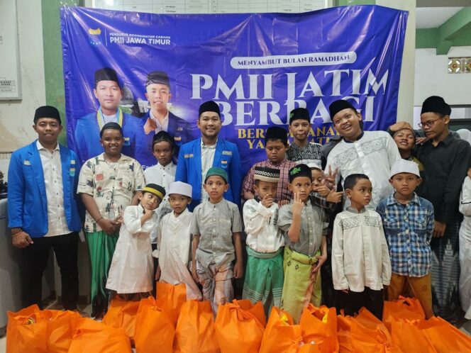 
 Sambut Bulan Ramadhan, PMII Jawa Timur Santuni Anak Yatim dan Berikan Sembako