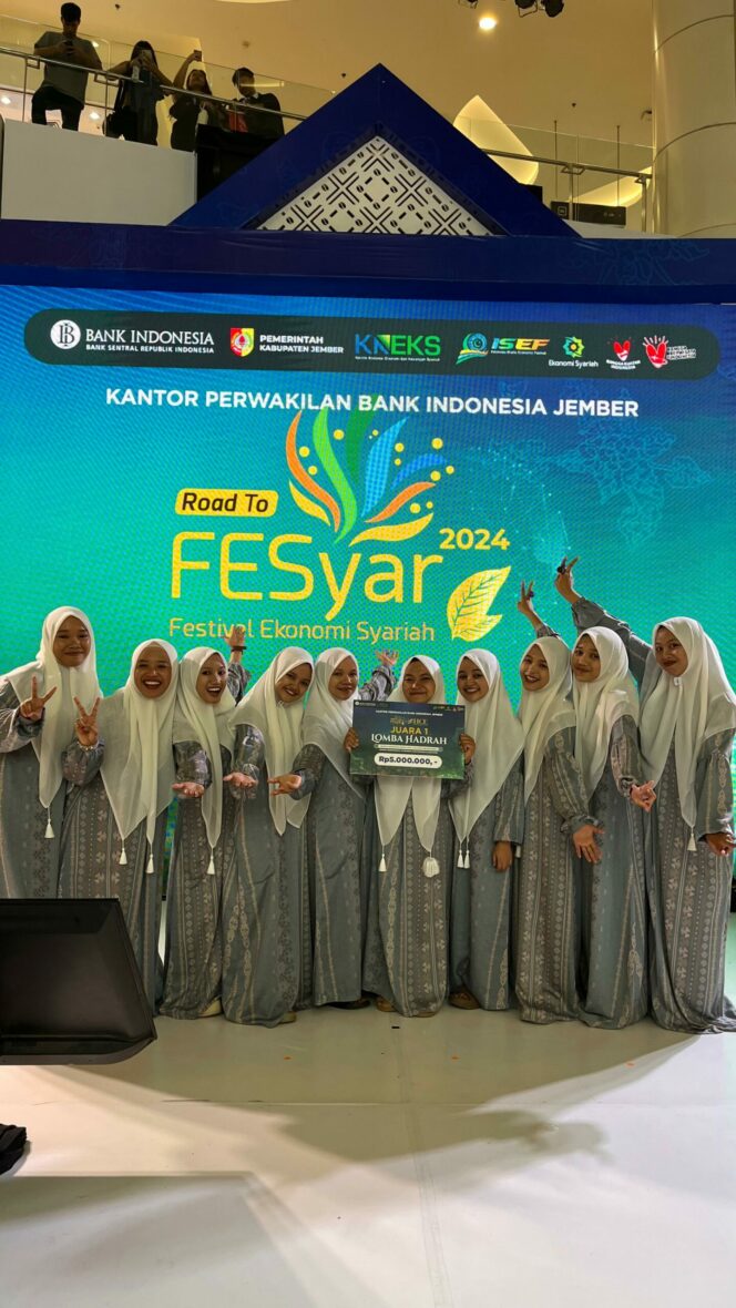 
 Lagi, Grup Hadrah Liwa’ul Muridat Ponpes Darussalam Sabet Juara 1 Festival Ekonomi Syariah Bank Indonesia Jember