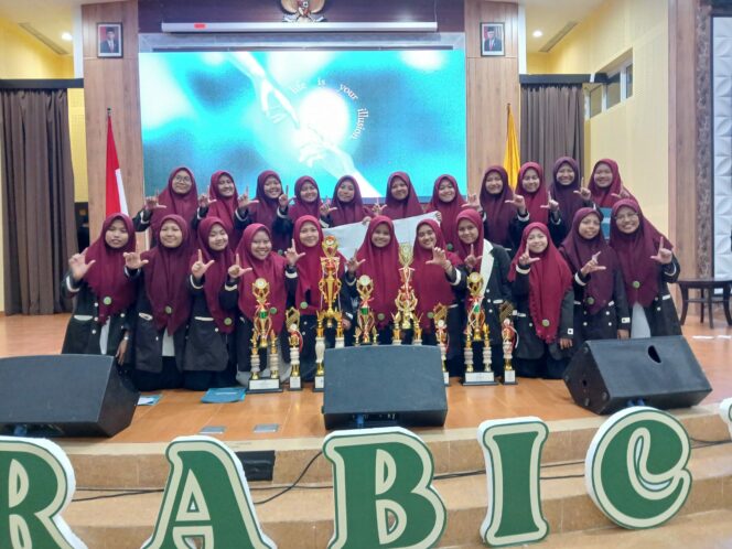 
 Lagi, Ponpes Annuqayah Lubangsa Putri Torehkan Juara Umum Sukarabic Fest VII UIN Sunan Kalijaga Yogyakarta